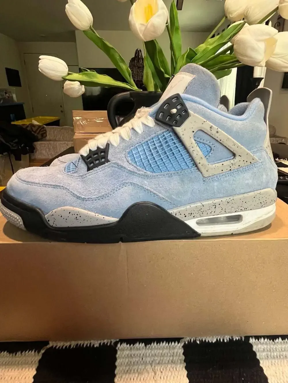 Air Jordan 4 Retro 'University Blue' Basketball Sneakers CT8527-400